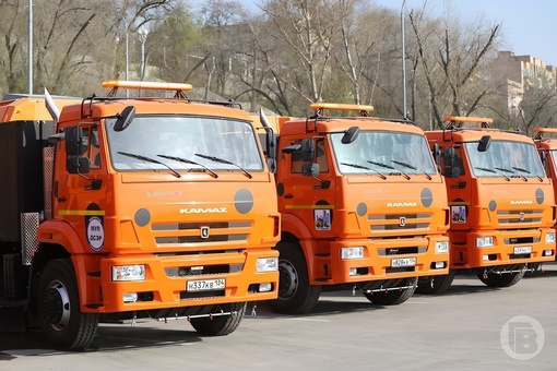 В Волгограде уборкой улиц занялись 12 новых дорожных «пылесосов» 🚚🚚

В Волгоград прибыла новая партия..