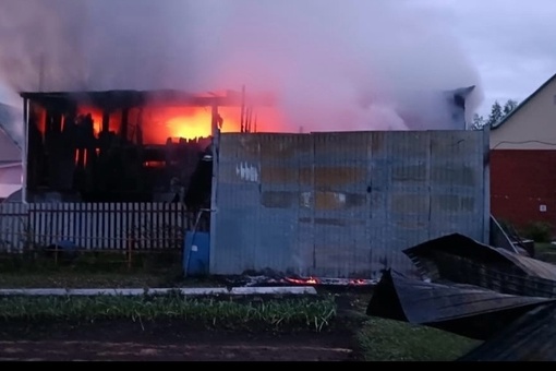 🔥29 мая вечером в Чернушинском округе произошел пожар 

В д. Аминькай на Дружбы горели хоз. постройки одного..