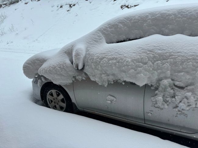 В Суксуне машины все в снегу..