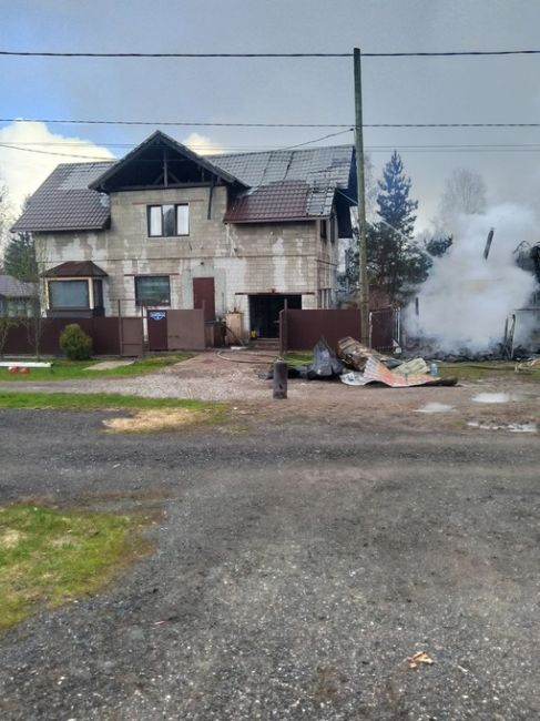 От подписчиков

В Ласьве на ул. Совхозная, произошел крупный пожар. Один дом сгорел полностью, второй тоже..