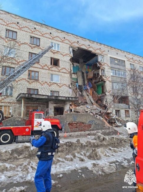 ‼️В Печоре Республики Коми частично обрушился пятиэтажный дом, — ГУ МЧС по региону. 

По предварительным..