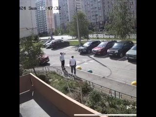 В Подольске нетрезвые умы решили наказать водителя за "неправильную парковку".

Вот только машина была..