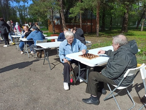 Сегодня в Автозаводском парке прошел фееричный «Ретромай», который позволил гостям ненадолго погрузиться в..