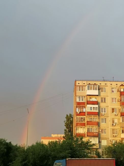 Вчера вечером после майского дождичка по волгоградскому небу красивое показывали 🫶🥹

Успели..