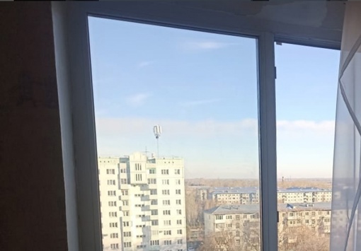 6-летняя девочка  выпала с балкона квартиры на 13-м этаже дома на Левом берегу, на Бульваре..