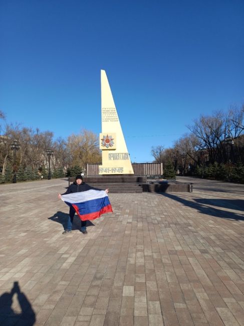 Потрясающий кадр с парада Победы на площади Павших Борцов в Волгограде!..