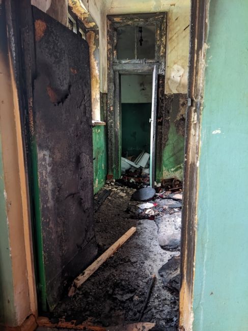 За последние сутки в расселённом общежитии на Ильича 77 произошло 3 пожара! 

Первый был 12 мая примерно в 16:20,..