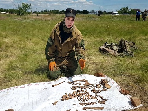 Поисковики продолжают вести раскопки на земле Сталинграда 🌟

Члены пяти поисковых отрядов из разных..