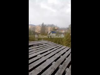 В Чусовом сильный ветер оборвал линию..