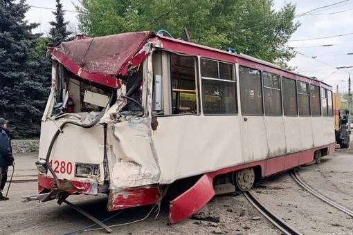 В трамвайном депо  №1 Челябинска при заезде трамвая произошло столкновение. Передняя часть трамвая..