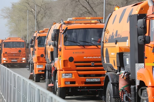 В Волгограде уборкой улиц занялись 12 новых дорожных «пылесосов» 🚚🚚

В Волгоград прибыла новая партия..