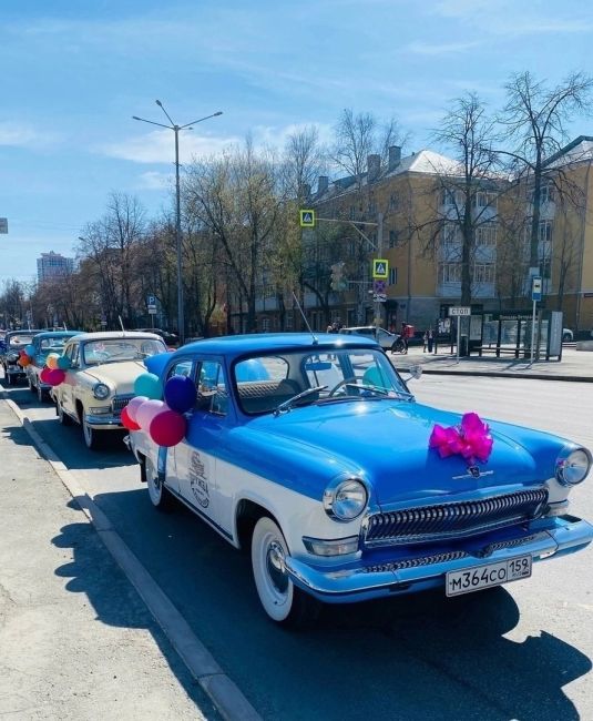 Замечено на улицах нашего города. В ретро стиле..