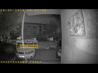В Новосибирске мужчина с гранатой открыл стрельбу на улице 9-я Гвардейская дивизия. 

Ревнивый бывший парень..