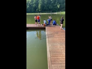⚡️16-летний подросток утонул на первом озере Щелоковского хутора.

Очевидцы сообщают, что скорая приехала..
