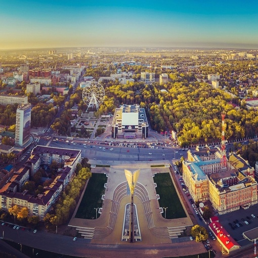 ☀️ Этим утром в Ростове столбики термометров поднялись до 28°C.

А в День России, 12 июня, температура..