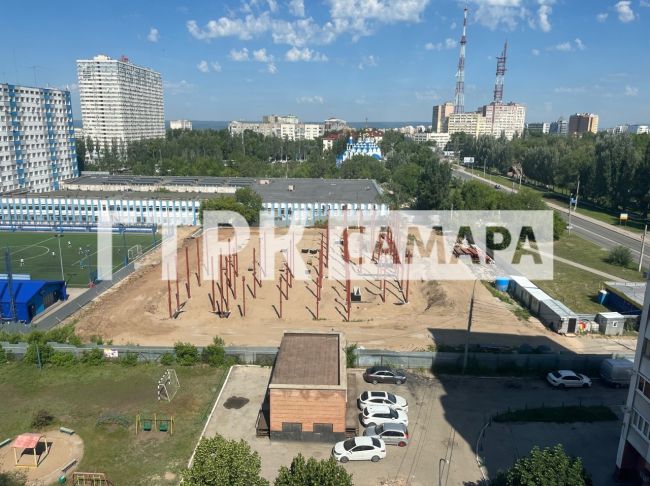 В Самаре возведение бассейна стало долгостроем 

Фоторепортаж ГТРК «Самара»
 
Торчащие железные конструкции..