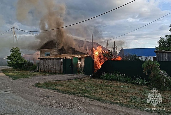 В Самарской области 49-летний мужчина погиб из-за неисправности счетчика электроэнергии 

Пожар начался..