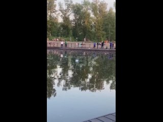 Спасатели ищут тело утонувшего в озере на Татышеве подростка

По словам очевидцев, 16-летнему парню пытались..