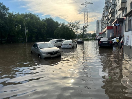 💦 Такая обстановка сейчас на ЧТЗ

Как говорят наши подписчики, местные пытаются своими силами расчистить..