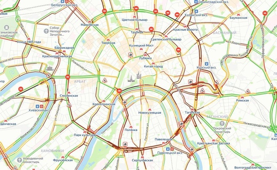 Из-за перекрытия дорог в центре пробки в Москве достигли 9 баллов.

Проезд частично закрыт в районе..