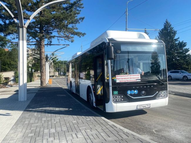 В Ростове заработал Центральный областной автовокзал на месте старого аэропорта. 
 
Технический запуск..