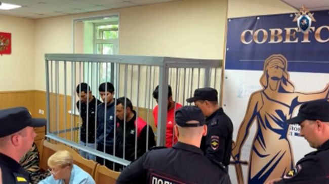 Им грозит до десяти лет лишения свободы

Правоохранители задержали четверых мигрантов в бухте Лазурная в..