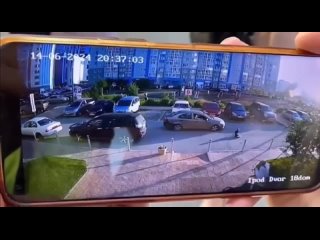 Шестилетний мальчик оказался под колесами автомобиля во дворе дома на улице Чистякова в Новосибирске...