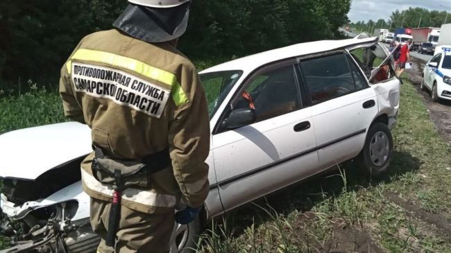 На главной автомагистрали Самарской области произошла большая авария 

Пострадал один человек, на месте..