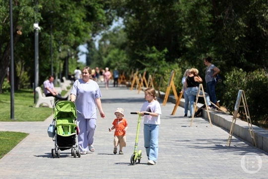 Мы с хорошими новостями! 👏😍

🌳 В Волгограде открыли обновлённую прогулочную зону верхней террасы..