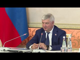 Александр Гусев: почти 600 млн рублей направим на улучшение жилищных условий воронежских семей с пятью или..