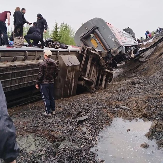 При крушении поезда в Коми погибли двое пассажиров

К утру подтверждена гибель двух человек, ехавших в..