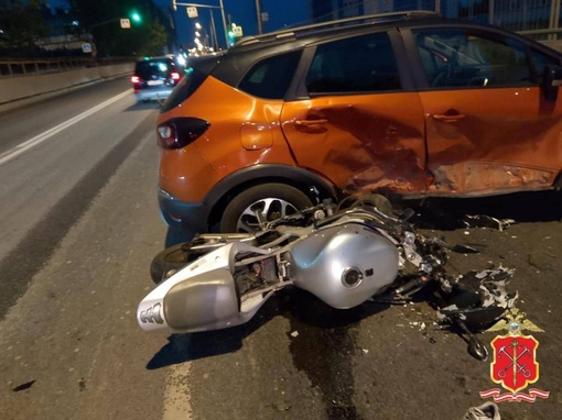 На Кубинской улице 64-летний водитель "Рено" не пропустил встречный мотоцикл "Кавасаки" под управлением..
