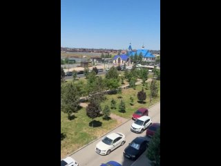За полчаса метров по 100 проезжают ростовчане в пробках на Суворовском после того, как в районе перекрыли..