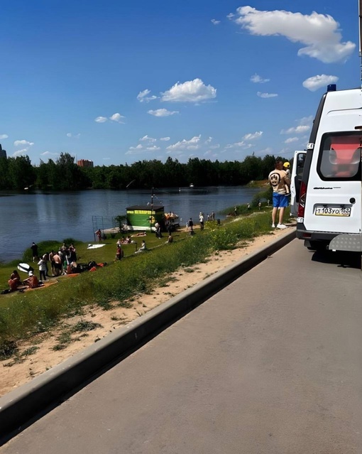 Еще одна трагедия на воде — в озере Сормовского парка утонул человек

Как сообщают очевидцы, погибший махал..