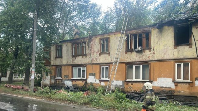 Прокуратура начала проверку после пожара в доме на ул 

Дальневосточной в Самаре 

В Самаре произошёл пожар в..