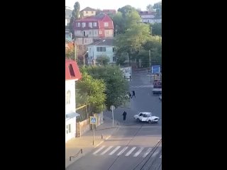 Атака террористов в Дагестане: что известно 

⏺Около 18:00 неизвестные атаковали синагогу и православную..