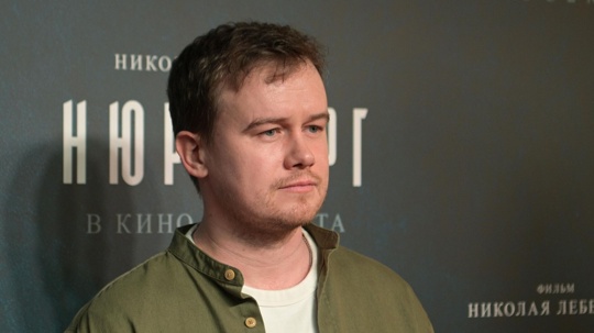 Среди отравившихся злополучной фасолью оказался актер Алексей Бардуков.

Алексею стало плохо 16 июня, его..