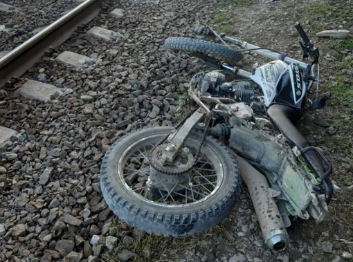 Подростки на мотоциклах попали под поезд в Татарстане

В Арском районе два 14-летних мотоциклиста, в..