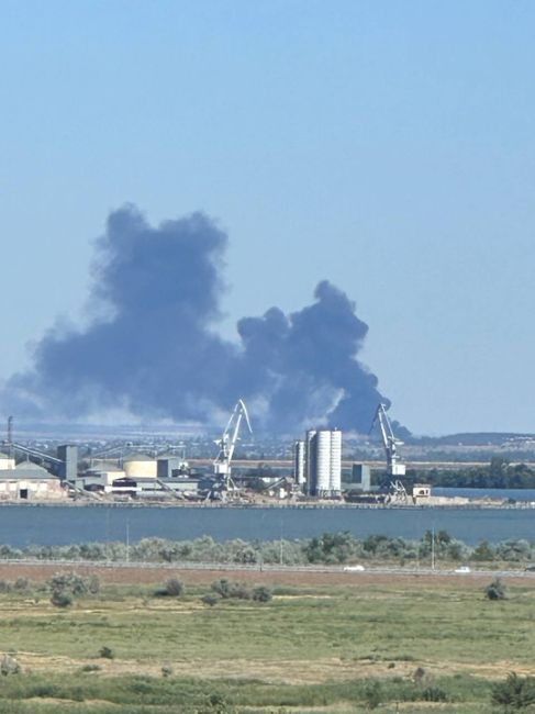 Губернатор Василий Голубев заявил, что пожар на нефтебазе в Цимлянском районе..