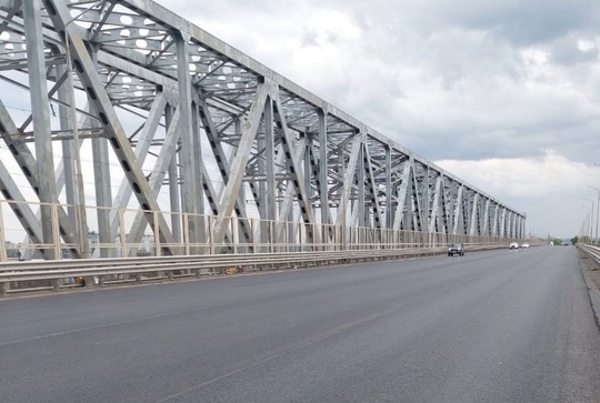 🌉 Дорожные службы завершили ремонт моста через реку Дон на Западном обходе. 

Движение по мосту полностью..