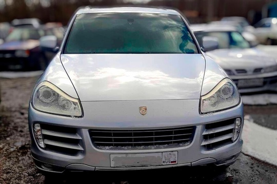 На СВО отправили Porsche Cayenne, конфискованный судебными приставами у жителя Тобольска, сообщила пресс-служба..