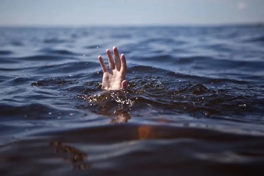 Вчера из реки Койсуг спасатели извлекли тело 38-летнего мужчины. Мужчина ушел купаться, а на берег уже не..