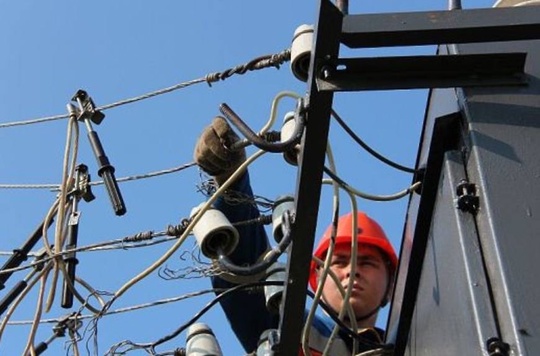 Власти объяснили перебои в электроснабжении Краснодара. Все дело - в перегрузке сетей

Основные перебои в..