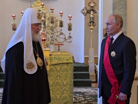 Путин проинспектировал мощи Александра Невского и получил медаль его имени

Вместе с патриархом Кириллом..