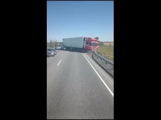 Смертельное ДТП произошло на дороге между Волгодонском и Ростовом: водитель уснул за рулем и выехал на..