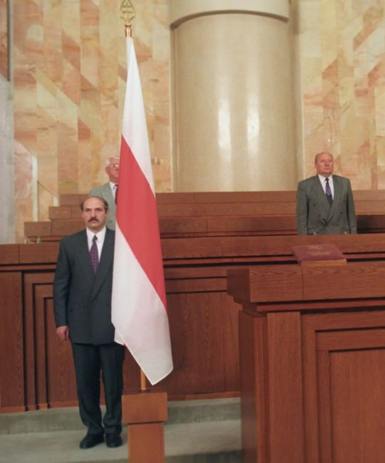 У Лукашенко юбилей. Он у власти уже 30 лет

20 июля 1994 года Лукашенко впервые официально вступил в должность..