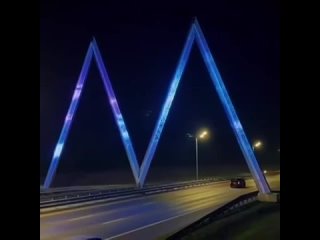 Буква «М» на Оренбургском тракте наконец обзавелась подсветкой..