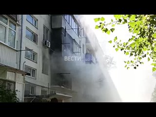 На проспекте Стачки, 215/2 в Ростове сгорела квартира на втором этаже дома. Причина возгорания пока неизвестна...