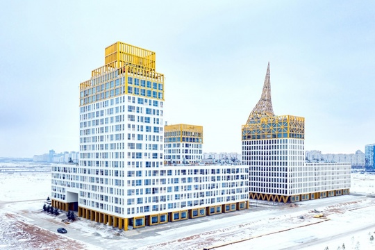 Блогерша попросила прохожих назвать худшие здания Петербурга. Дополняйте получившийся список в..