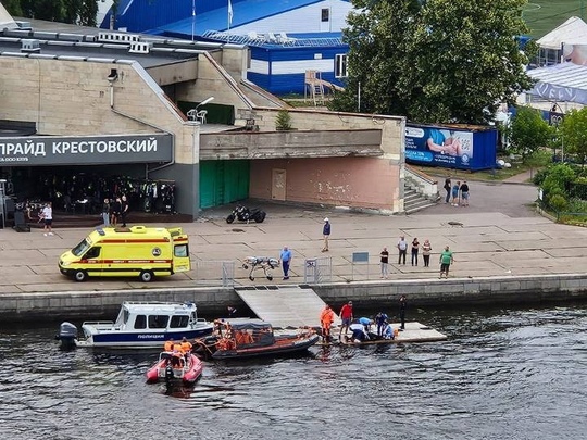 В Петербурге аквабайкер попал в больницу, врезавшись в катер

Чисто петербургское ДТП произошло вечером 2..